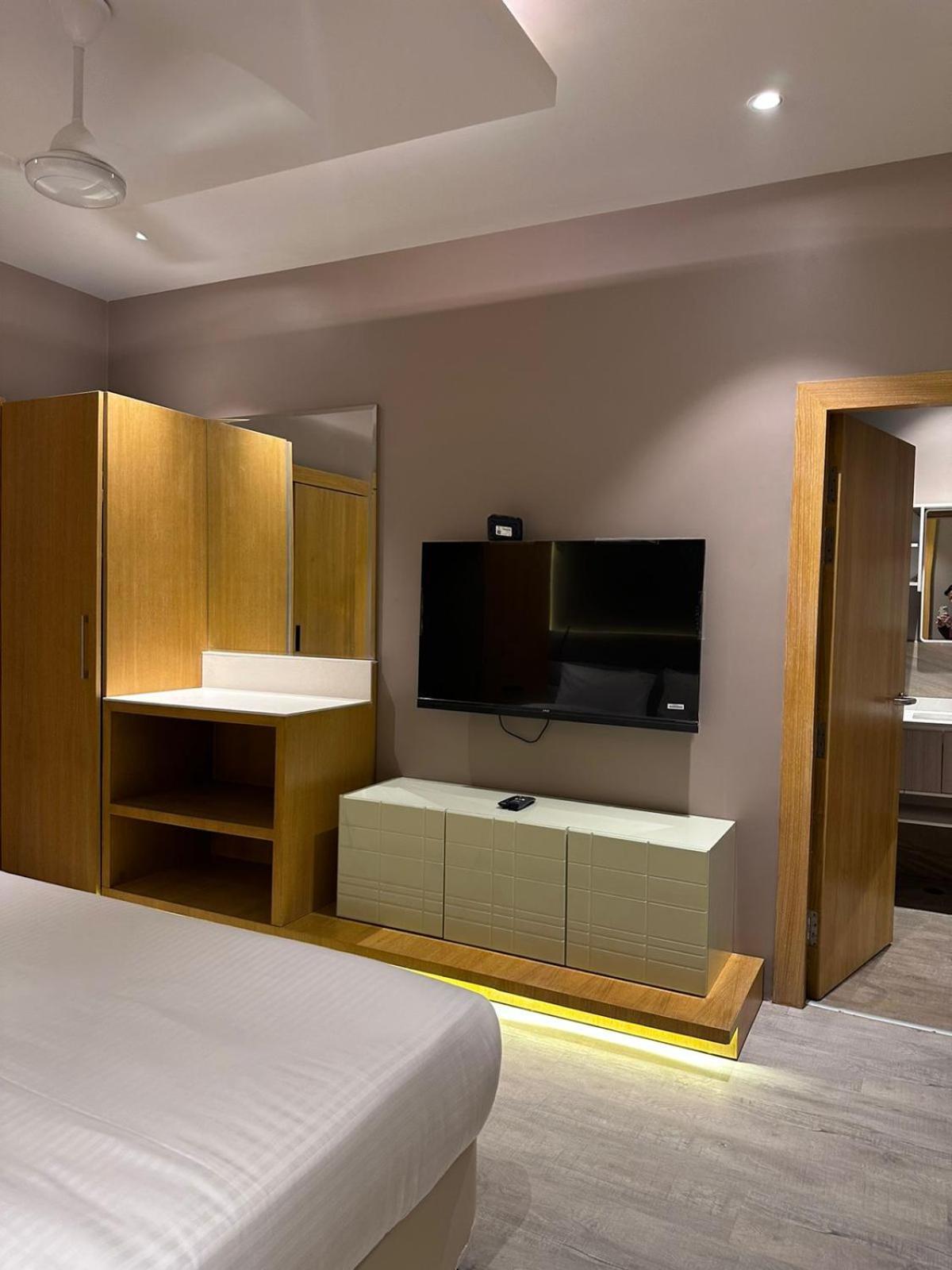 Hotel Rajmahal Murádábád Kültér fotó